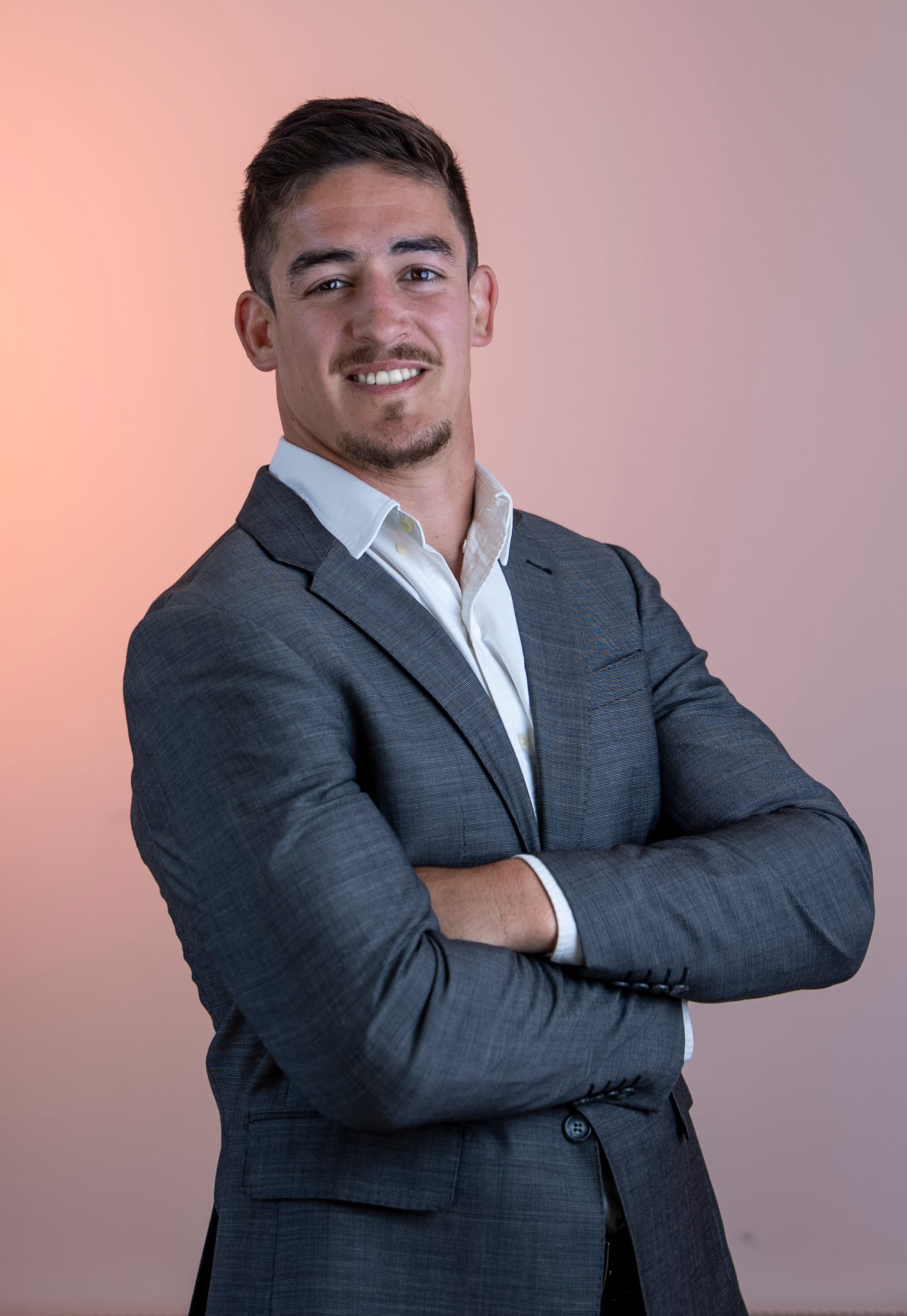 Dr. Javier Richard, médico traumatólogo